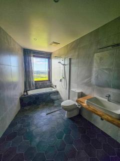 Off-Grid Luxury - Soak In The View! - 6