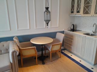 Luxury apartment with a big pool - 2