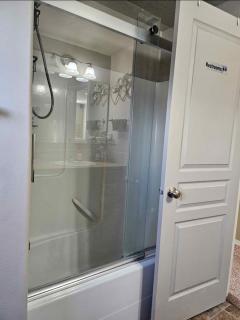 providing spare luxury rooms for rent - 4