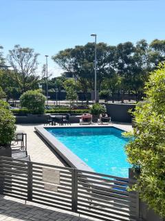 Modern Green Point Apartment withPool Access - 5
