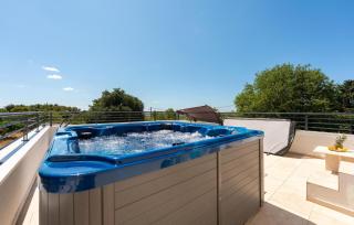 4 Bedroom Gorgeous Apartment In Korlat - 5