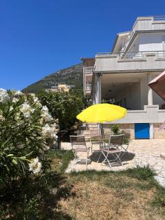 Villa Alidah Avkoppling med utsikt, pool och fruktträd - Bar - 9