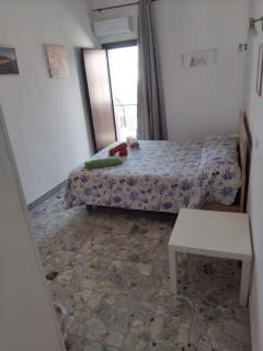 low cost airport room catania bagno privato in camera 800 mt aeroporto - 2