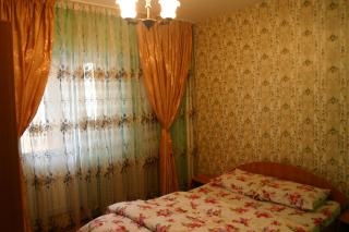 Salonul Rosu - Bacău - 3