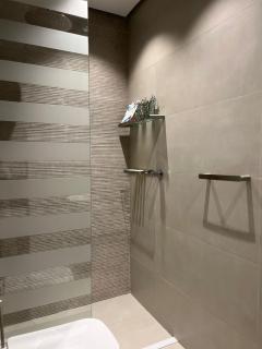 102 - Bright with Private Entrance and 80TV - Self Check-in - Riyadh - 4