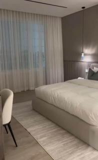 102 - Bright with Private Entrance and 80TV - Self Check-in - 1