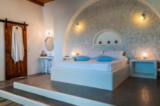 Eiriana Luxury Suites - 1