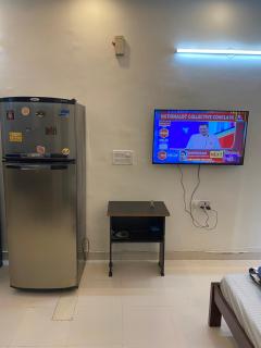 Independent studio apartment on Golf Course Road - 2