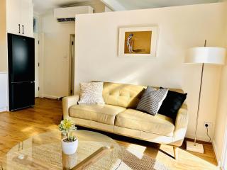 Stunning Modern Self-contained Apartment - 3