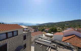 1 Bedroom Beautiful Apartment In Slatine - Slatine - 5
