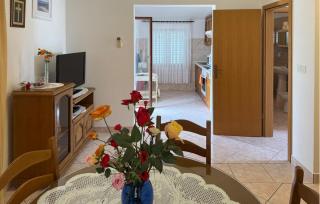 2 Bedroom Lovely Apartment In Okrug Gornji - Trogir - 5