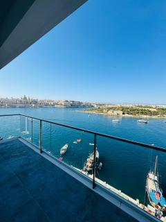 Seaview 9th Floor sliema apartment with Valletta Views - 6