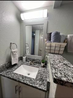 1 bed apartment walking distance to braves stadium - 2