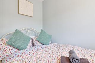 Tranquil Garden Retreat in Buckhurst Hill - Buckhurst Hill - 6