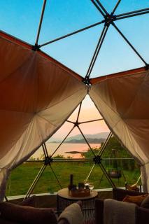 Idyllisk overnatting i dome ved sandstrand -  - 9