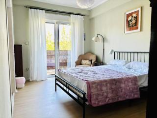 Stunning Acropolis views and convenient living - 5