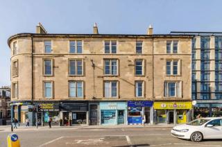 Huge 8B Centre Stay-16 Groups - 6