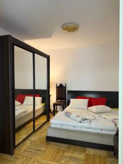 lika’s Hause - 7