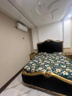 Furnished villa Bahria town Karachi - Karachi - 5