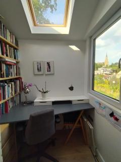 Hilltop view - 2 bedroom house with garden bbq - private parking - 12min to Uzupis anytime - 6