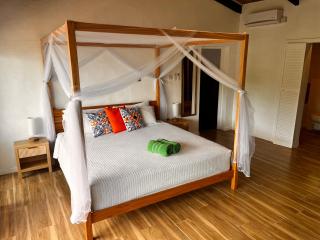 Marigot Palms Luxury Caribbean Apartment Suites - Marigot Bay - 4