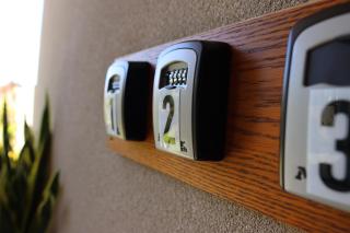 Comfortable Luxury Home - Perth - 2