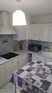 T1 hyper centre Saint-Louis "L'orchidée " free parking - 3