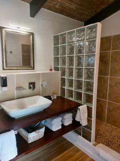 Marigot Palms Luxury Caribbean Apartment Suites - Marigot Bay - 7