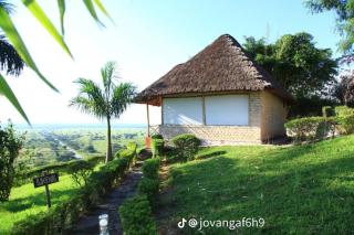 Queen Elizabeth Baboon Lodge - Kasese - 3