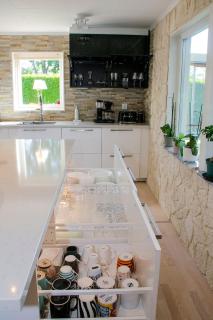 Cozy villa with hot tub, free parking - 3