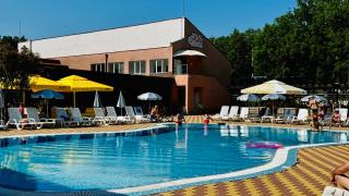 Hotel Neva - Kiten - 0