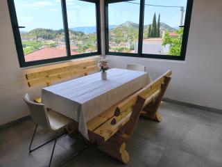 Room 'Šima' with private bathroom and free air-conditioned summer kitchen - 1