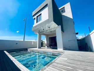 Private Villa - Pool & Rooftop - 0