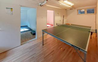 4 Bedroom Awesome Apartment In Höör - 4