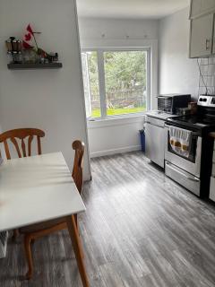 Cozy 2-Bed Home - Thunder Bay - 9