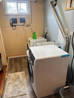Cozy 2-Bed Home - Thunder Bay - 7