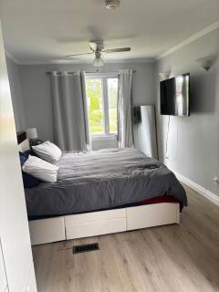 Cozy 2-Bed Home - Thunder Bay - 6