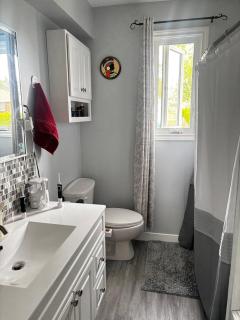 Cozy 2-Bed Home - Thunder Bay - 5