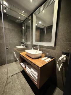 Palladium Beach Hotel- Private Beach Included - Dhërmi - 5