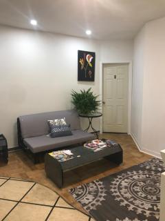 Montreal Accommodation Steps Downtown 17mins airport - 2