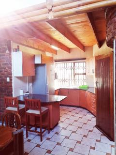 Broadway Whale Guest House - 6