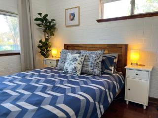 Humble & Cosy, in the Heart of East Vic Park - Perth - 6