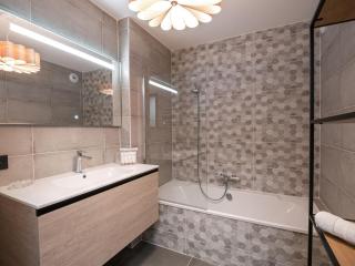 Appartement moderne avec sauna, balcon et parking à Chamonix - FR-1-343-246 - 4