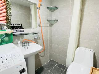 5 minute walk on Subway Line 2, 7people, Gangbyeon Station, East Bus terminal, sungsu, jamsil, KSPO, DDP, gangnam - 3
