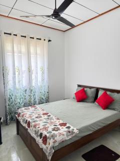 Cozy Haven Guesthouse - Negombo - 2