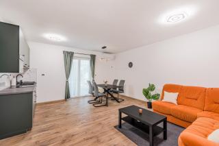 Apartmaji Gašperčič, NEJC - 5