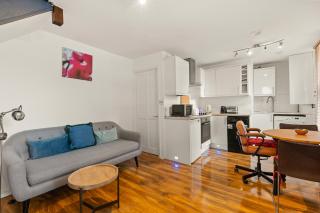 Bright 2BR Dalston House with Garden & BBQ - Londra - 0