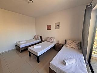 Spacious renovated 3 bedr in central of Bugibba - 3