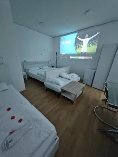 OTV Penzing Urban Base, Tech Museum & Westbahnhof Access - Viena - 1