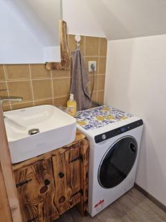 Chalupa nad sadom - 2